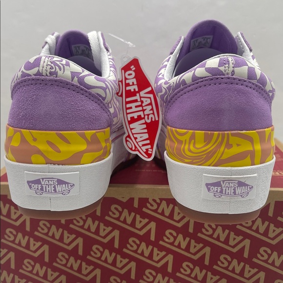 Vans WMNS Old Skool Stacked
Wavy Daze Sheer Lilac
VN0A4U15BD9 Platform Sneakers - Picture 11 of 16